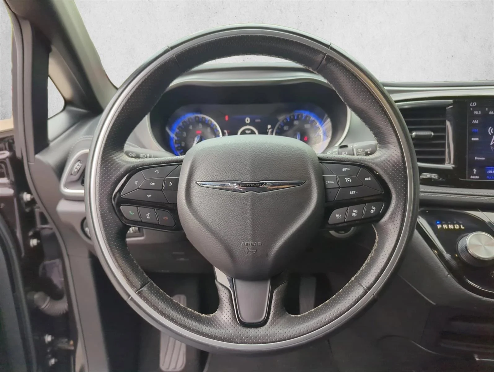 Used 2019 Dark Cordovan Pearlcoat Chrysler Limited image 16