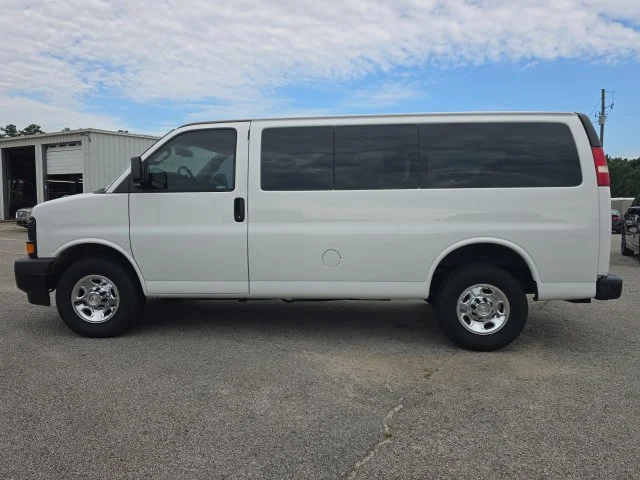 Used 2017 White Chevrolet Work Van image 3