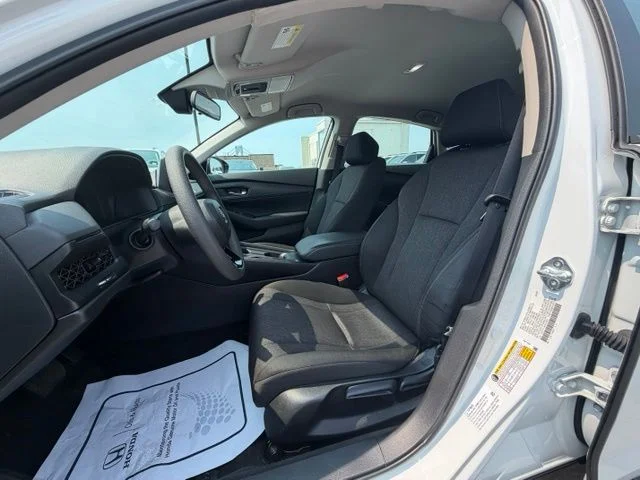Used 2023 White Honda LX image 10