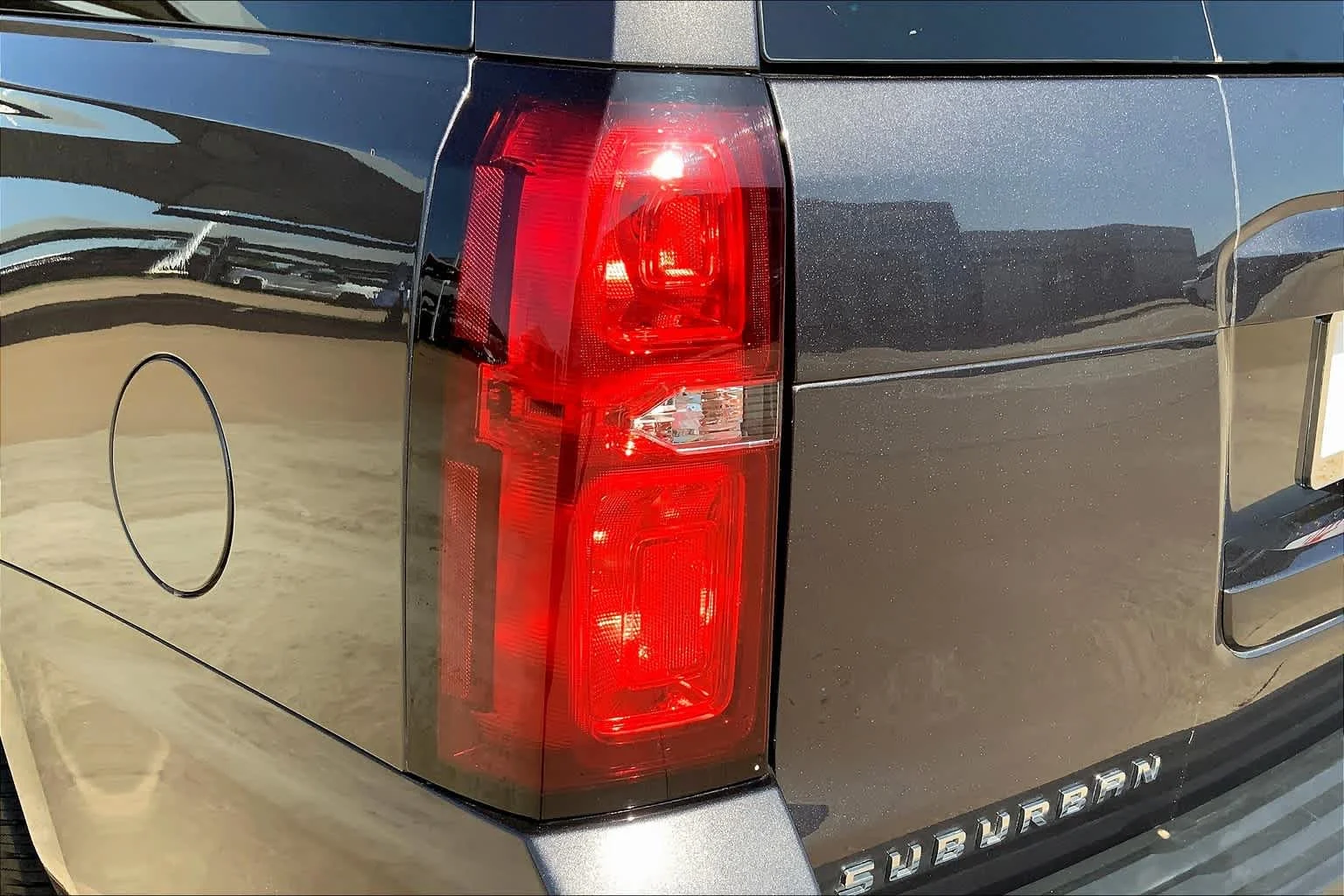 Used 2018 TUNGSTEN METALLIC Chevrolet LT image 26
