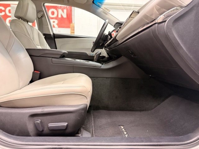 Used 2017 White Toyota XLE image 23