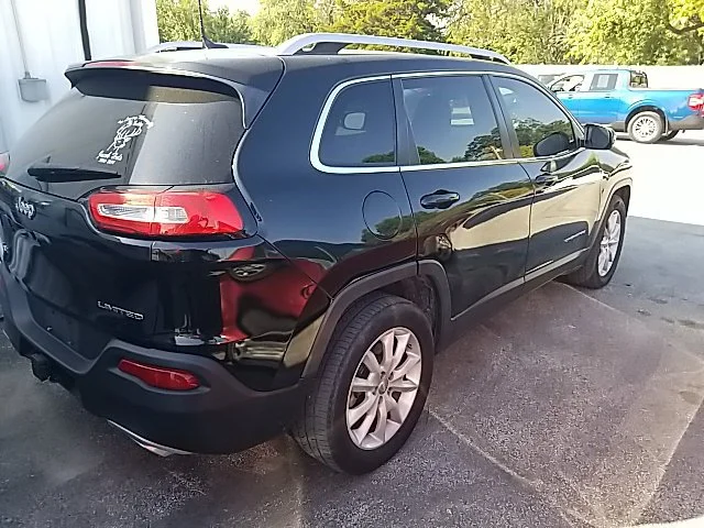 Used 2015 Black Jeep Limited image 25
