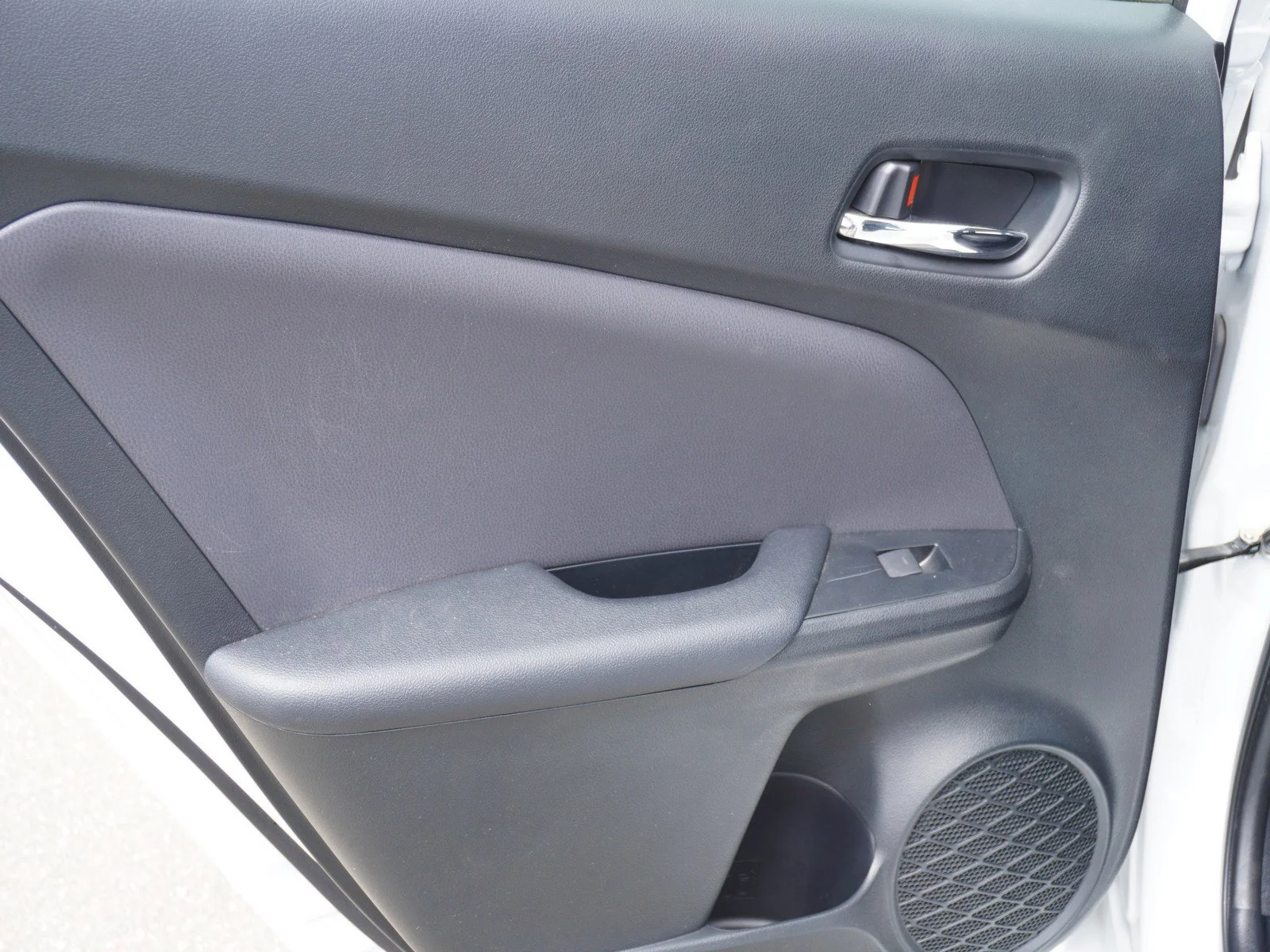 Certified Used 2022 Wind Chill Pearl Toyota XLE image 14
