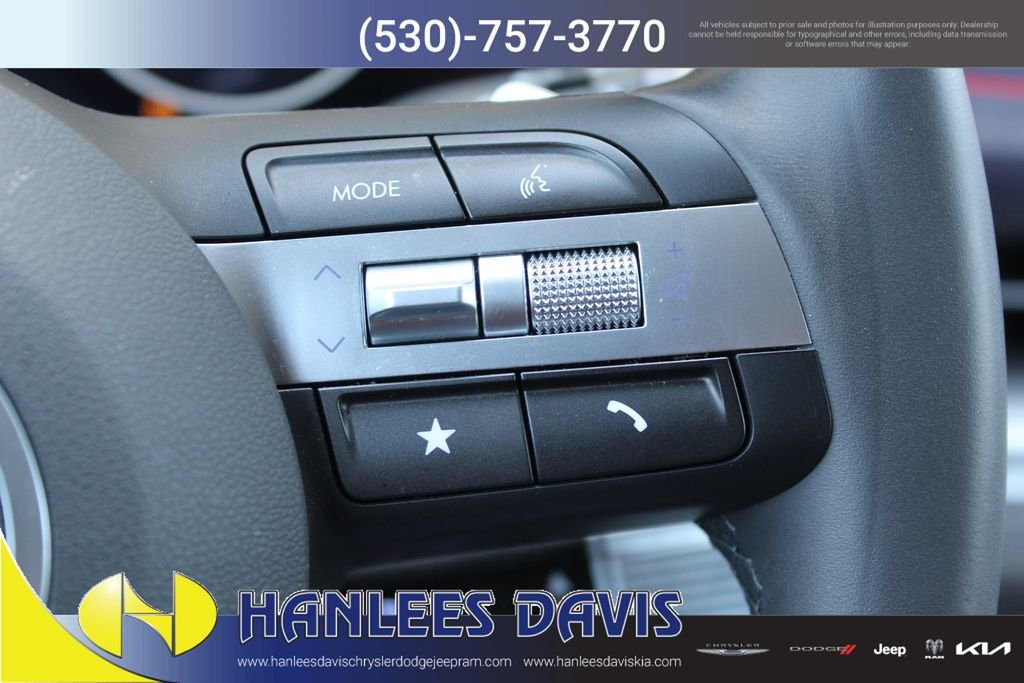 Used 2024 White Hyundai SEL image 27