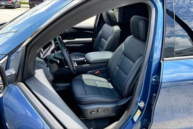 Used 2025 Blue Chevrolet LT image 18