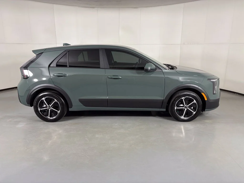 New 2027  Kia LX image 9