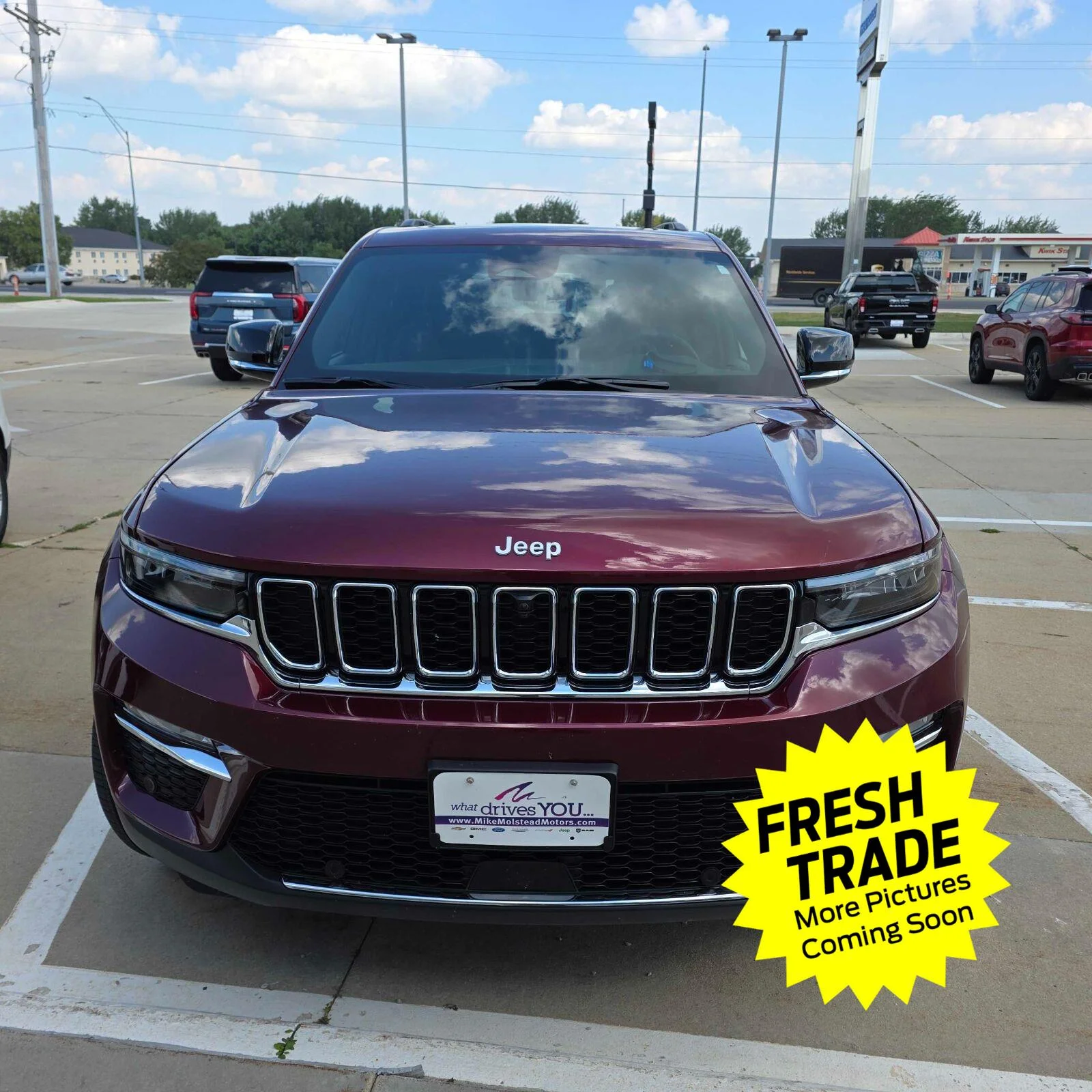Used 2024 Velvet Red Pearlcoat Jeep Limited image 3