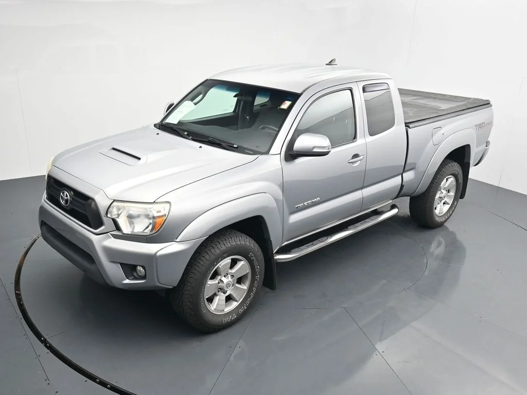 Used 2015 Silver Toyota Base image 23