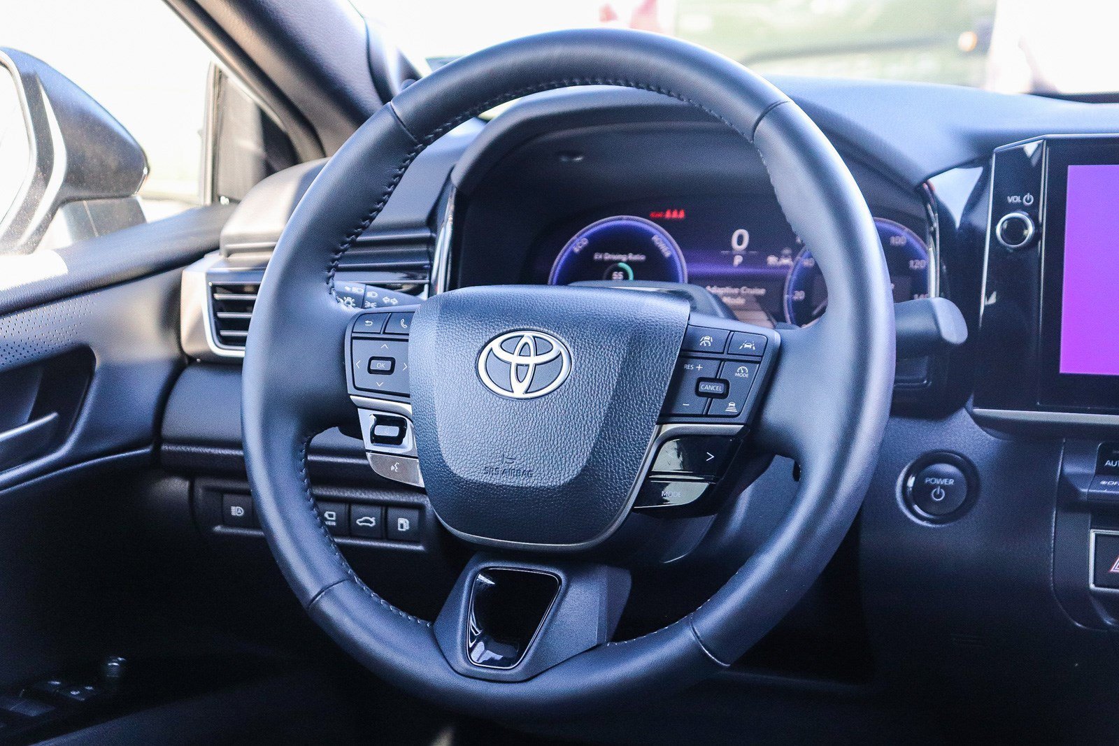 Certified Used 2025 Wind Chill Pearl/Midnight Black Metallic Toyota XSE image 15