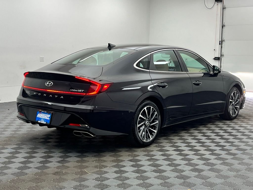 Used 2023 Carbon Blue Hyundai Limited image 9