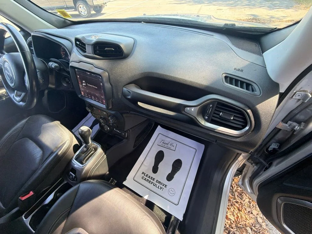 Used 2018 Silver Jeep Limited image 38