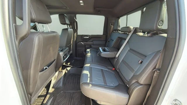 Used 2022 White GMC Denali image 21