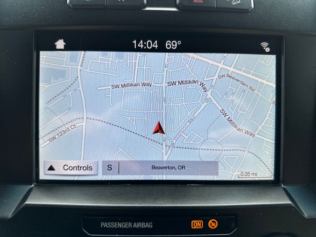 Used 2019 White Ford Lariat image 11