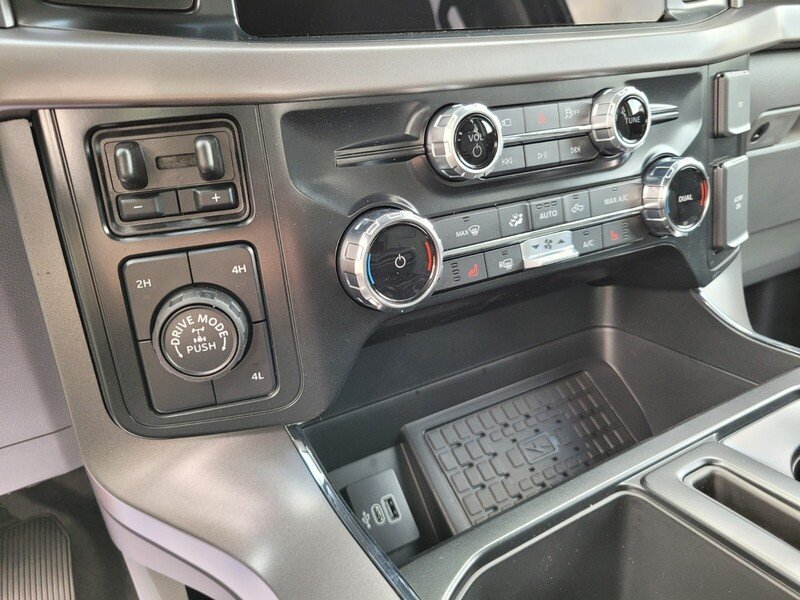 2025 Ford F-150 XLT - Photo 40