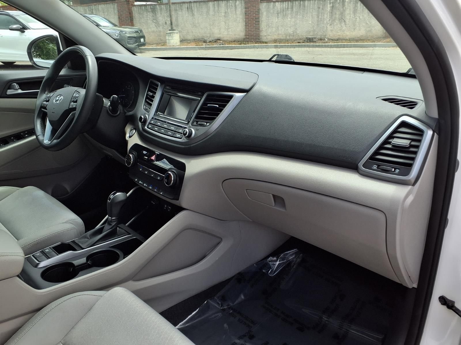 Used 2017 White Hyundai Sport image 21
