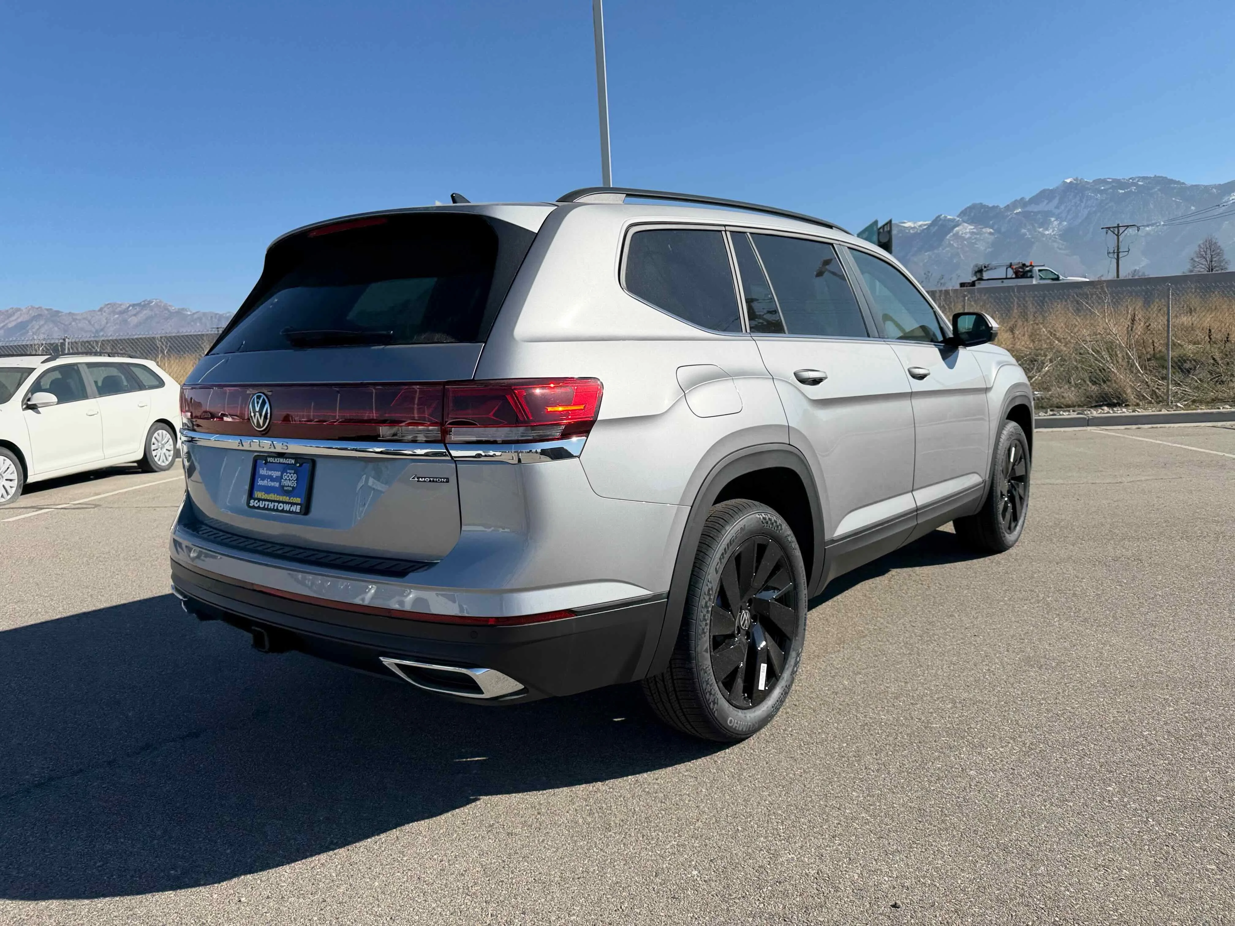 New 2026 Silver Mist Volkswagen 2.0T SE w/Technology image 10