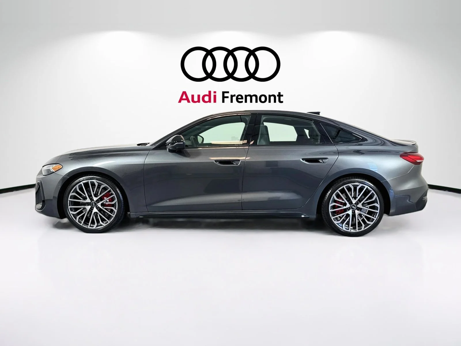 Used 2025 Gray Audi Premium Plus image 4