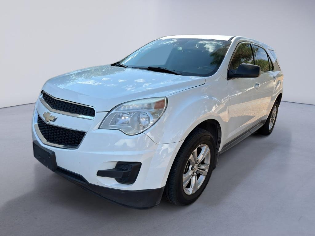 Used 2015 white Chevrolet LS image 1
