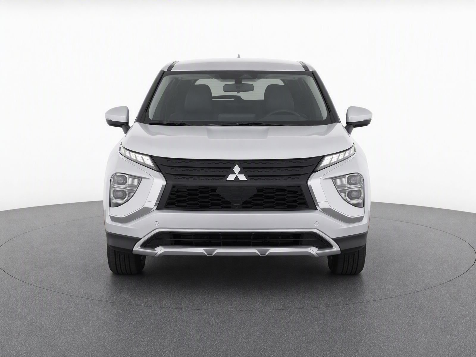 Used 2025 Alloy Silver Metallic Mitsubishi SE image 5