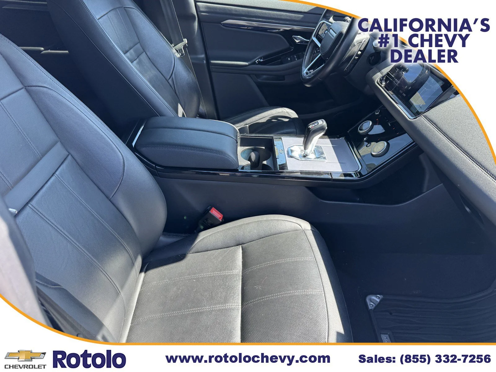 Used 2023 White Land Rover R-Dynamic SE image 8