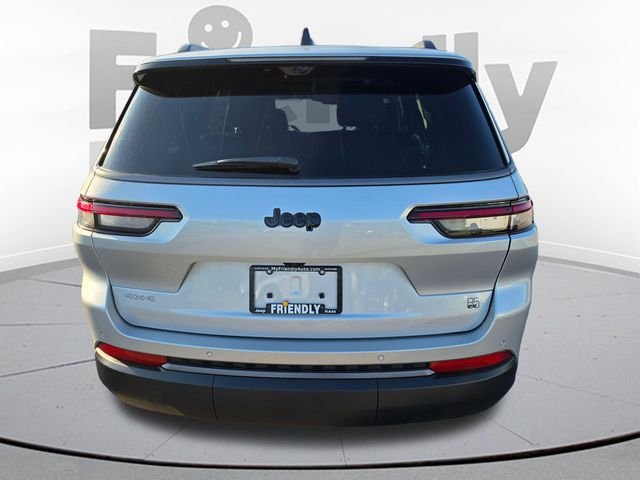 New 2026 Silver Zynith Exterior Paint Jeep Limited image 6