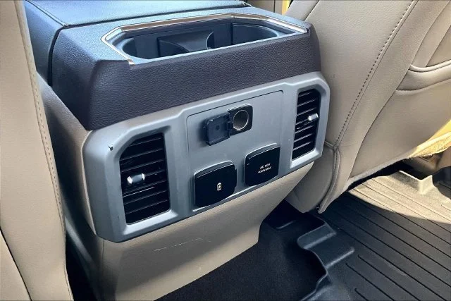 Used 2019 White Ford Lariat image 30