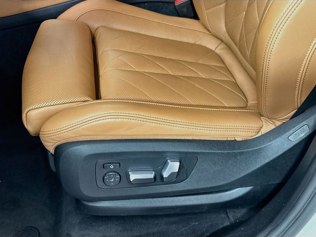 Certified Used 2023 Mineral White Metallic BMW xDrive40i image 20