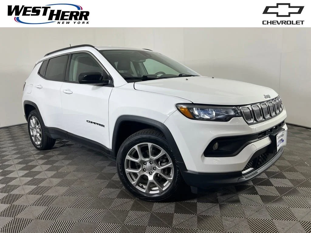 2022 Jeep Compass Latitude Lux 4X4's photo