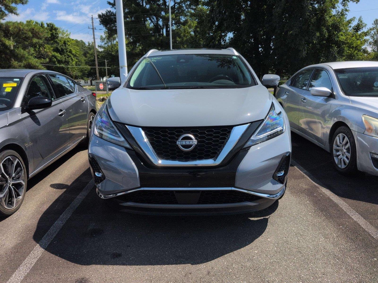 Used 2024 Boulder Gray Pearl Nissan Platinum image 3