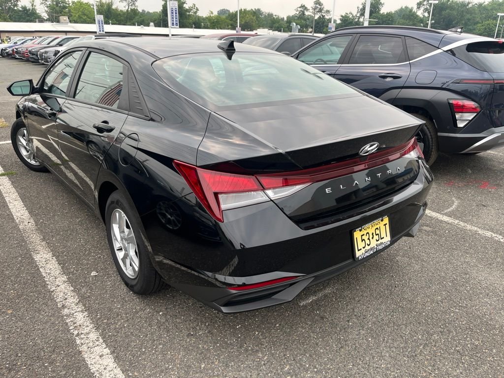 Certified Used 2023 Black Hyundai SE image 3