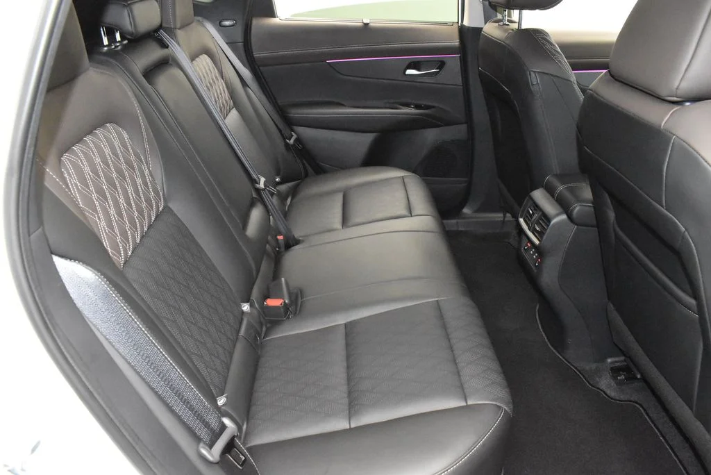 Used 2026 White Nissan Platinum image 35