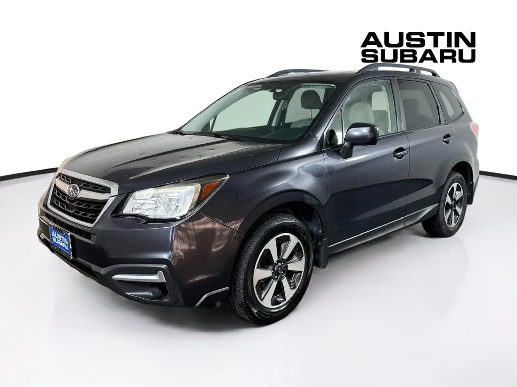 Used 2018 Gray Subaru 2.5i Premium image 3