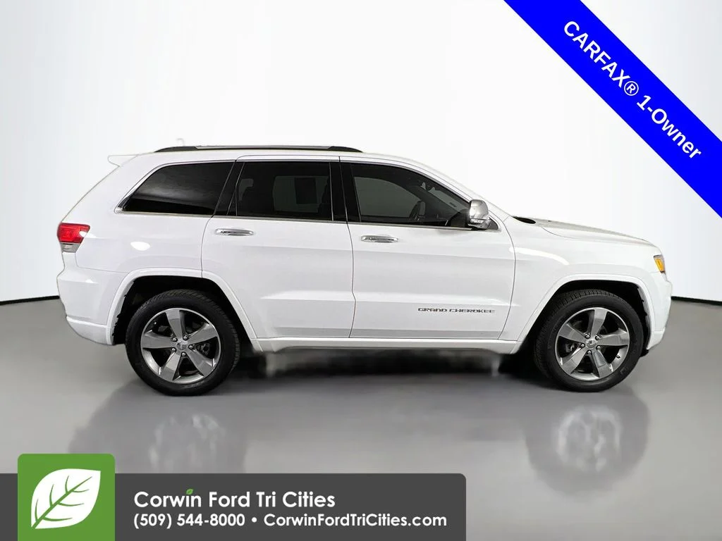 Used 2015 Bright White Clearcoat Jeep Overland image 18