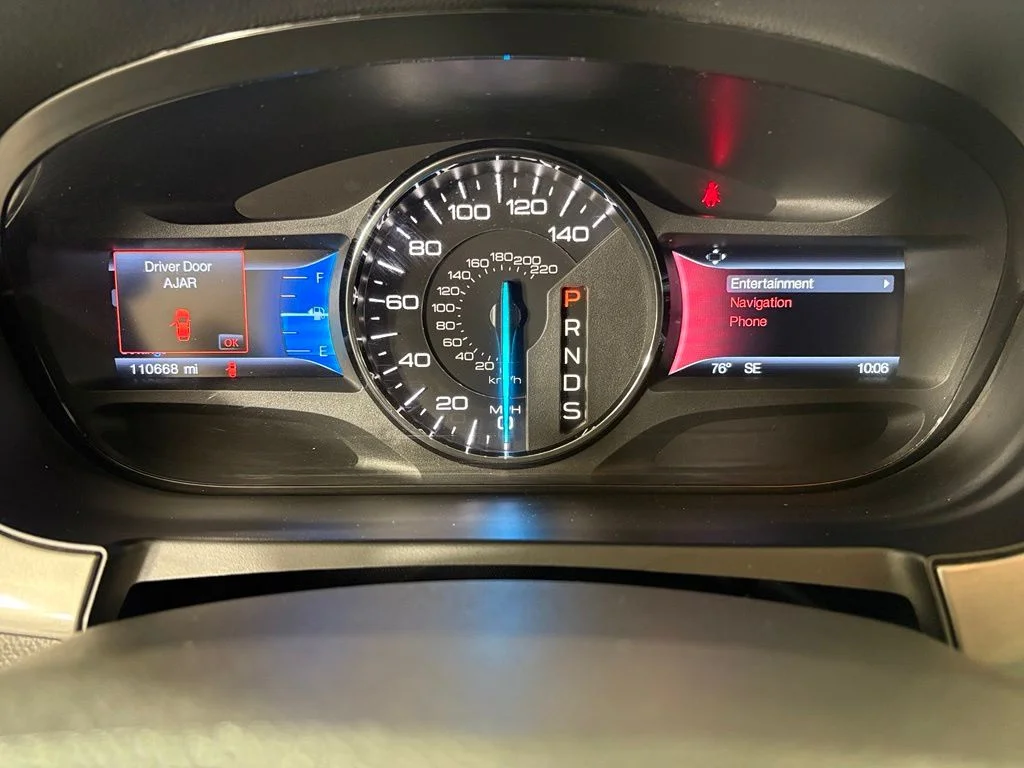 Used 2014 White Ford Sport image 32