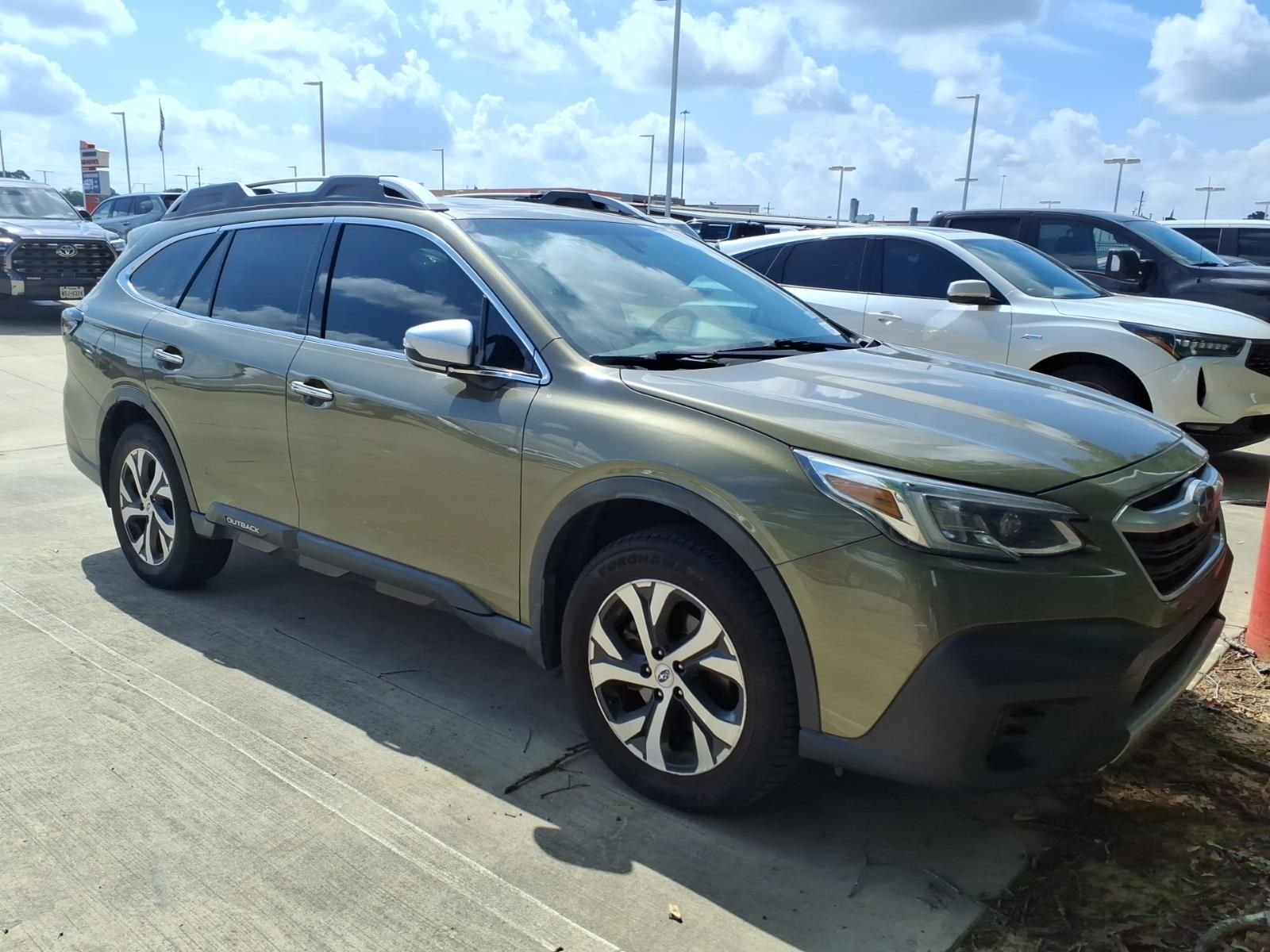 2020 Subaru Outback Touring's photo