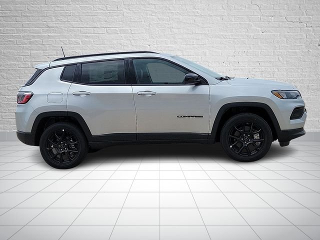 New 2026 Silver Zynith Metallic Clear-Coat Exterior Paint Jeep Latitude image 5