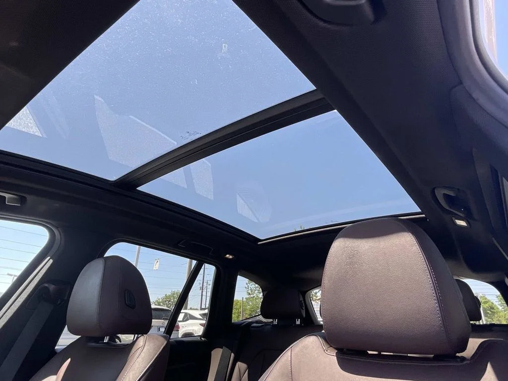 Used 2019 White BMW xDrive30i image 15