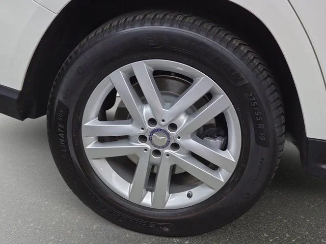 Used 2014  Mercedes-Benz GL 450 image 32