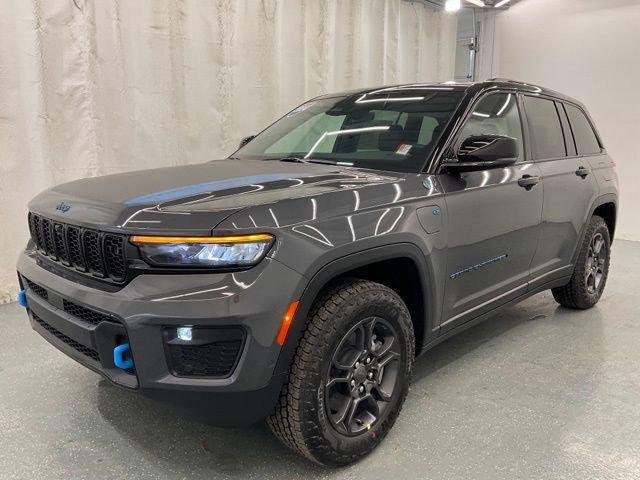 New 2024 Baltic Gray Metallic Clearcoat Jeep Trailhawk image 4