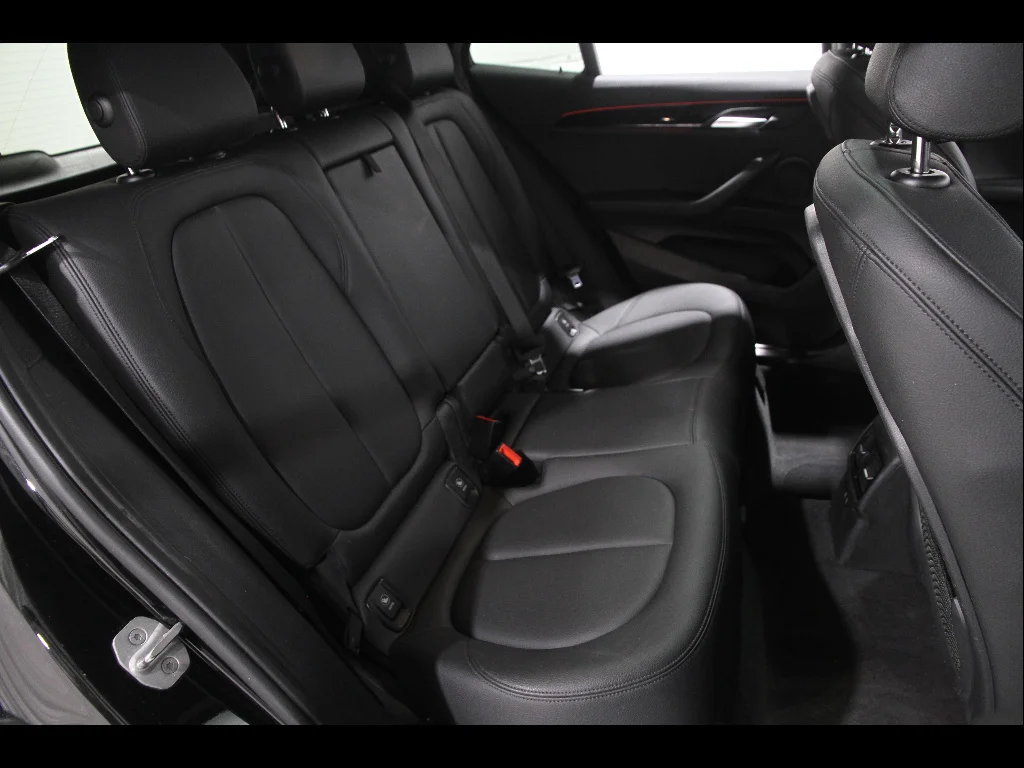 Used 2019 Black Sapphire Metallic BMW xDrive28i image 17
