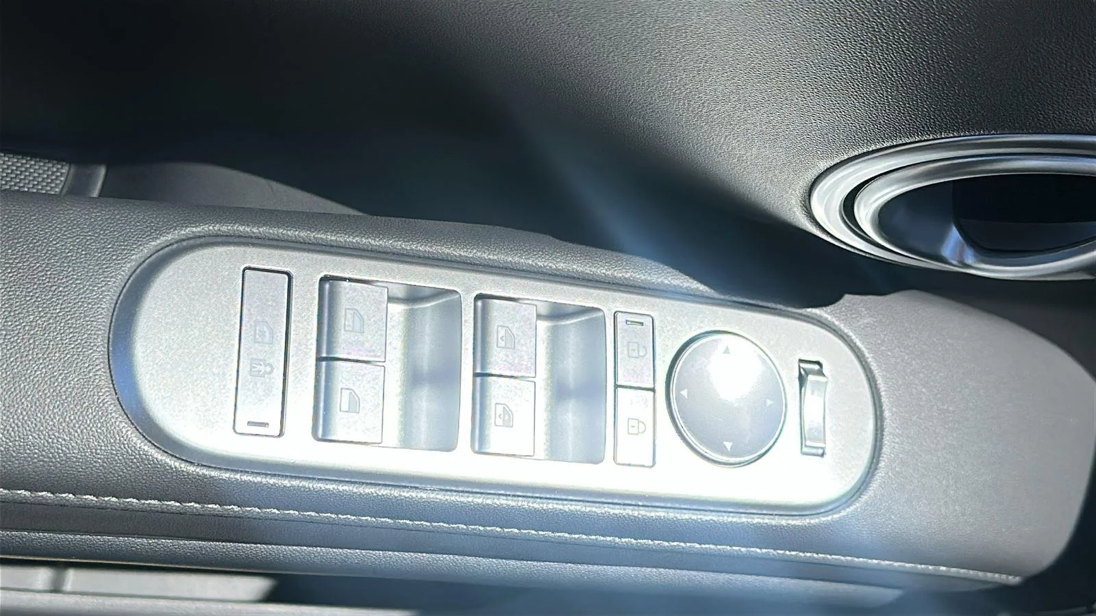 New 2026 Typhoon Silver Metallic Hyundai SEL 7P image 9