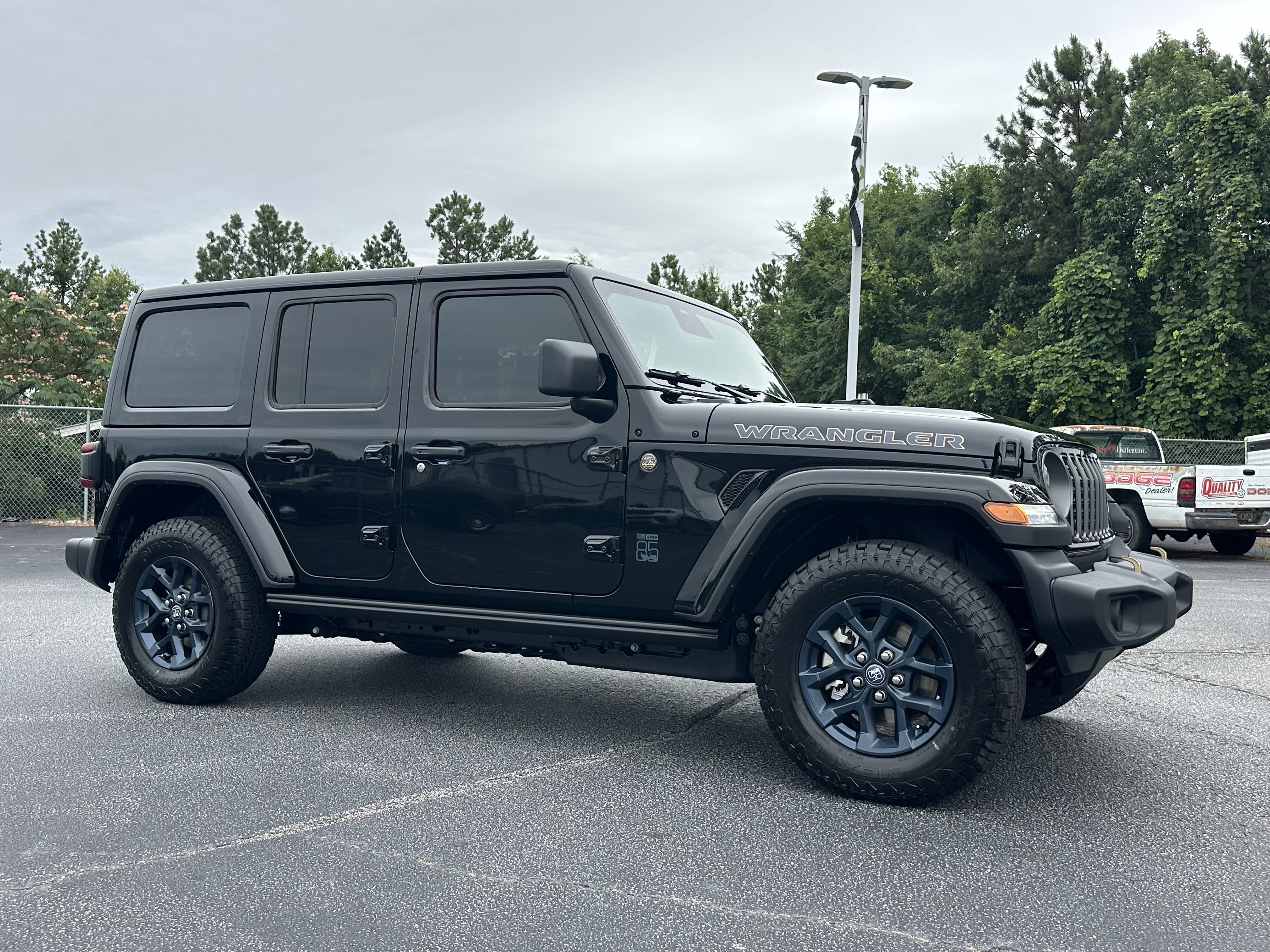 New 2026 Black Clear-Coat Exterior Paint Jeep 85th Anniversary image 2
