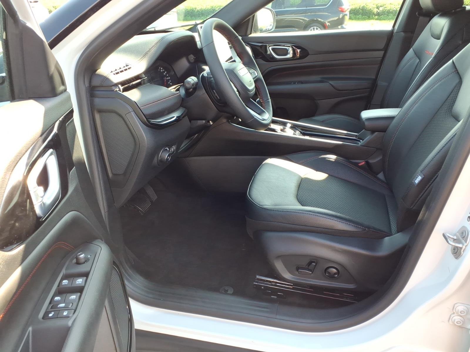 2025 Jeep Compass Trailhawk - Photo 19