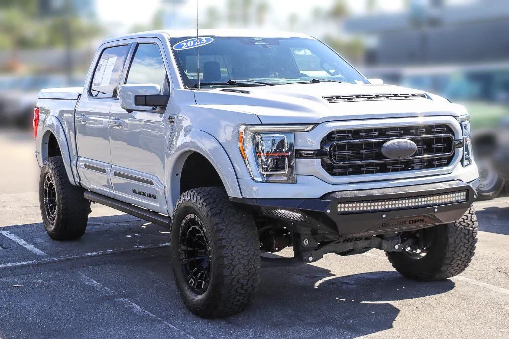 Used 2023 White Ford Lariat image 3