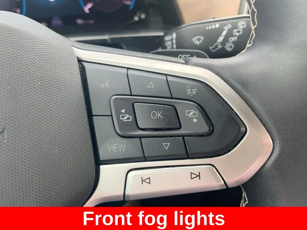 Used 2025 Silver Volkswagen 2.0T SE w/Technology image 8