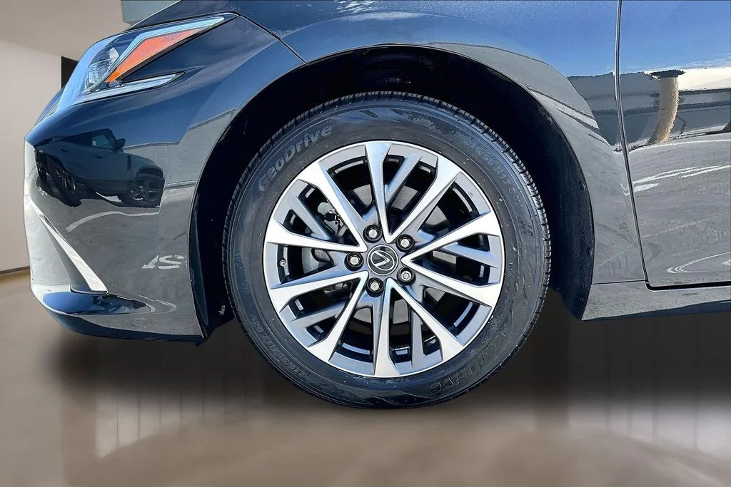 Used 2024 Black Lexus 350 image 32