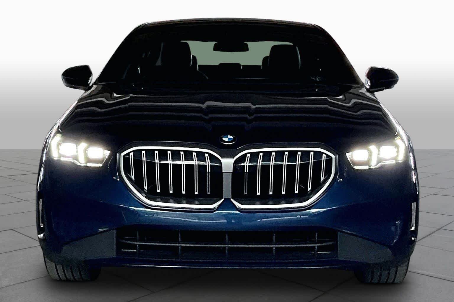 Used 2025 Phytonic Blue Metallic BMW 530i image 3