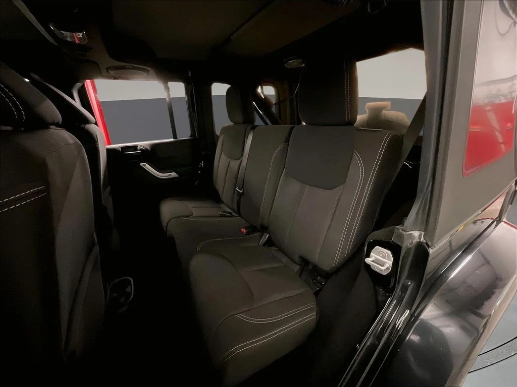 Used 2013 Black Jeep Unlimited Sahara image 30