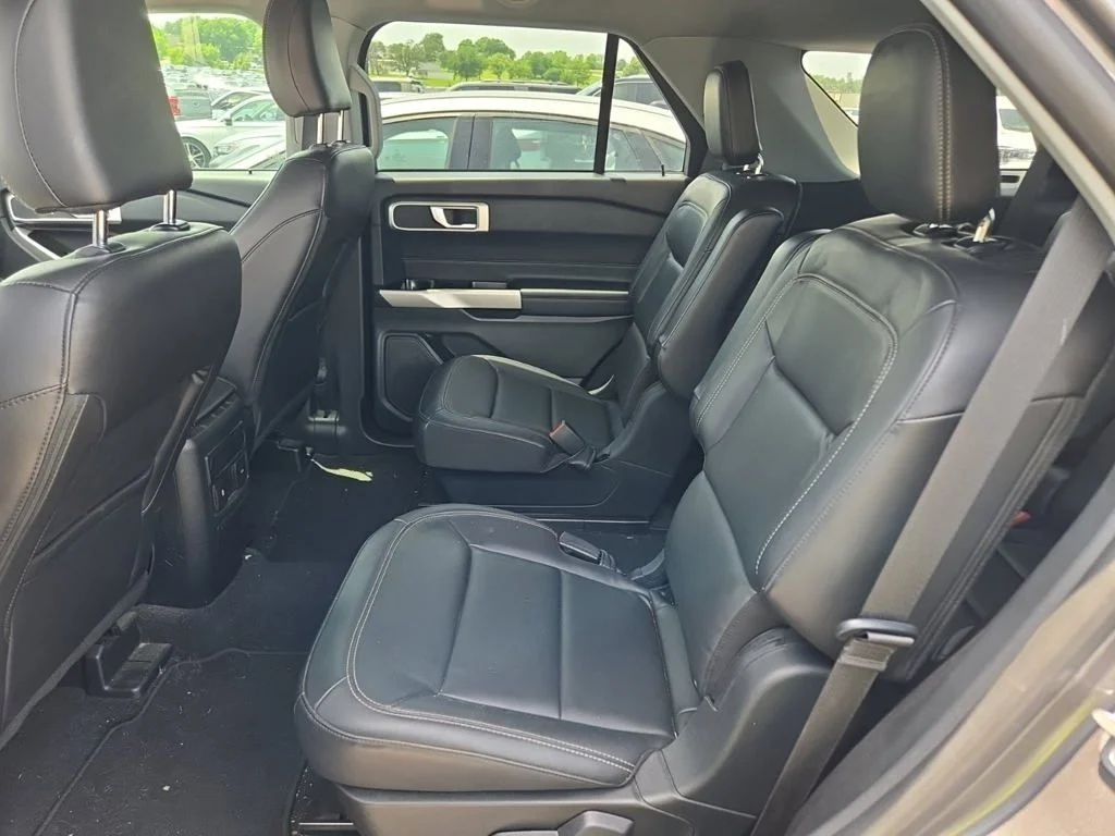 Used 2022 Gray Ford XLT image 8
