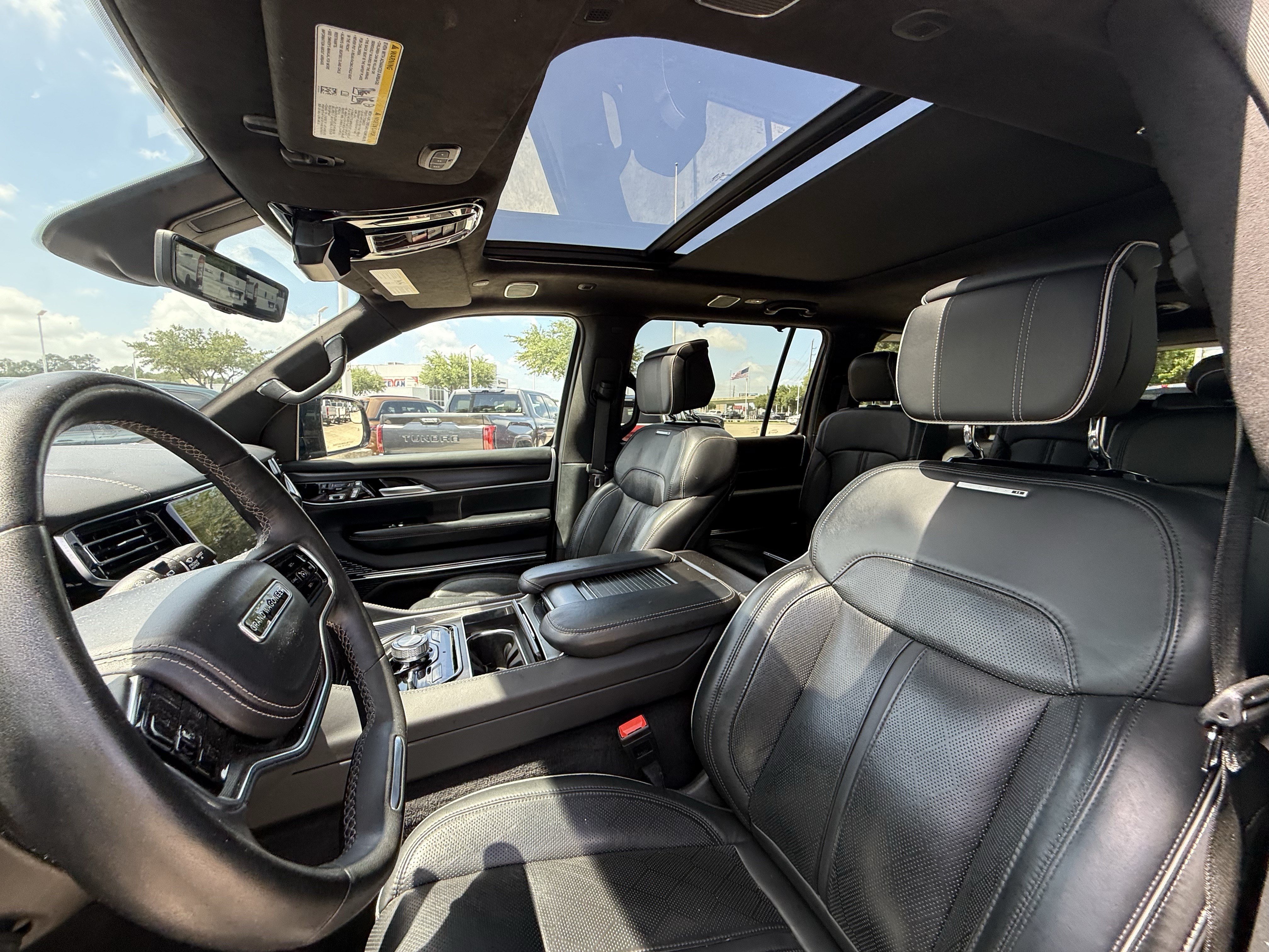Used 2024 Baltic Gray Metallic Clearcoat Jeep  image 26